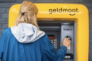 Andre Smit (PvdA) start actie tegen verdwijnen geldautomaat