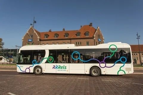 RRReis is een nieuwe naam, met nieuwe bussen en een nieuwe dienstregeling