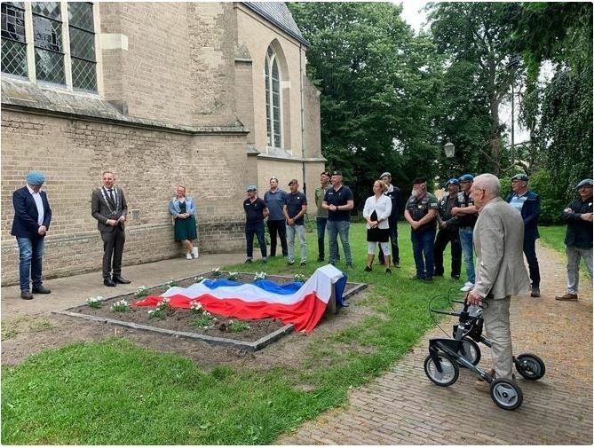 Witte Anjer Perk voor Deventer Veteranen onthuld