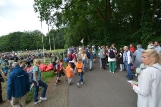 Duizenden deelnemers nemen deel aan de Avond4Daagse in Deventer 2024 / Foto door: Daan Obdeijn avond4daagse avondvierdaagse wandelen wandeling evenement