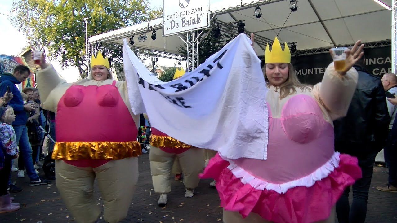 [Video] De 'Verrückte Stunde' op Bathmense Kermis: “Deurum zitt’n zie allemoal te drink’n hier”