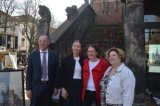 Ondertekening bij de Waag Vrouwendag 2025. foto: Daan Obdeijn