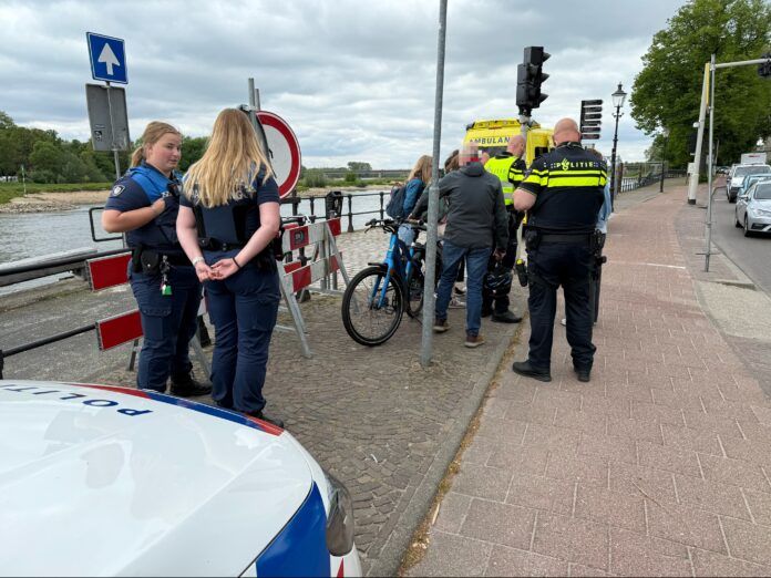 Handhaving en Politie bij het ongeval / Foto: Rens Hulman