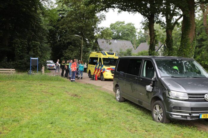 Ambulance ter plekke / Foto: Rens Hulman