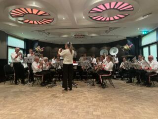 Showkorps Amicitia luidt de zomer in met concert in Logtenberg. Foto: Elleke de Vries