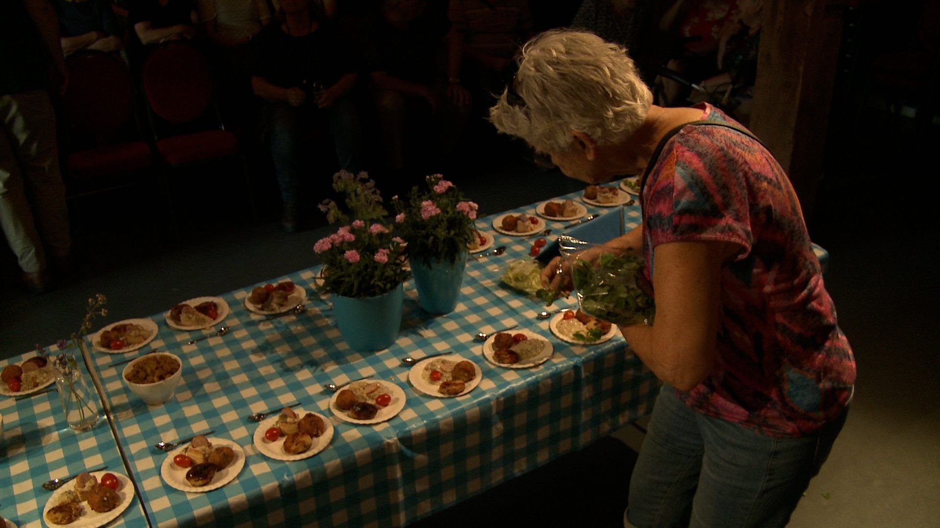 [VIDEO]Kruudmoes proeven in Heino: 