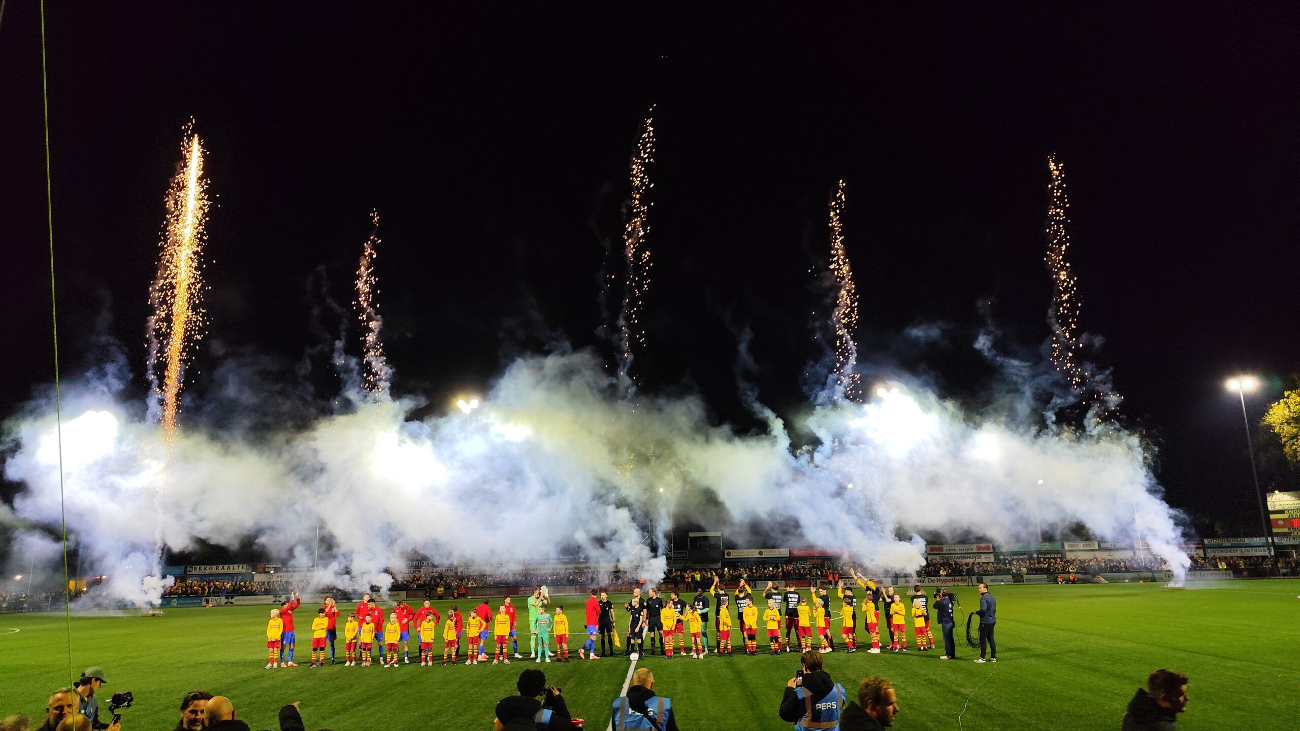 Rohda Raalte strijdt dapper tegen FC Twente, maar verliest eervol