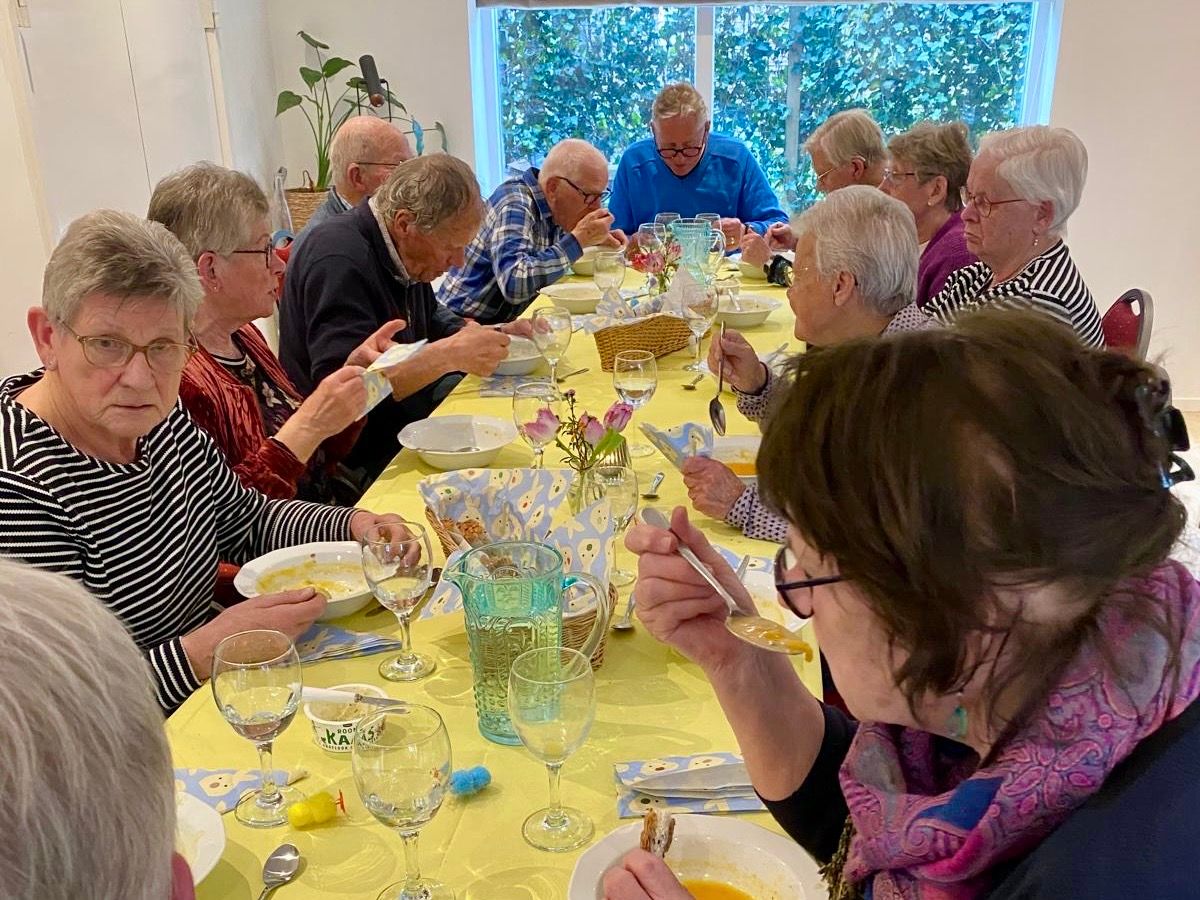 Samen eten en verspilling tegengaan tijdens Soep & Samen in Raalte