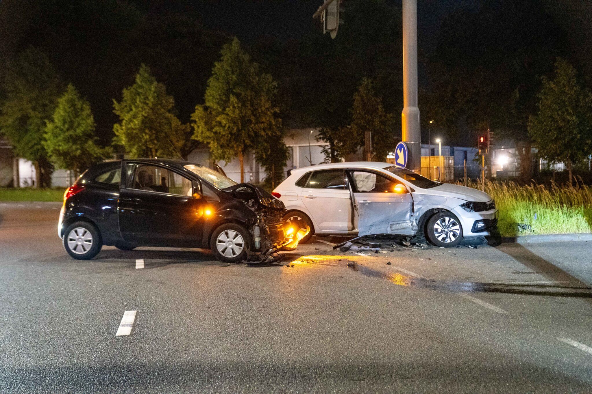 Botsing tussen twee personenauto’s in Deventer