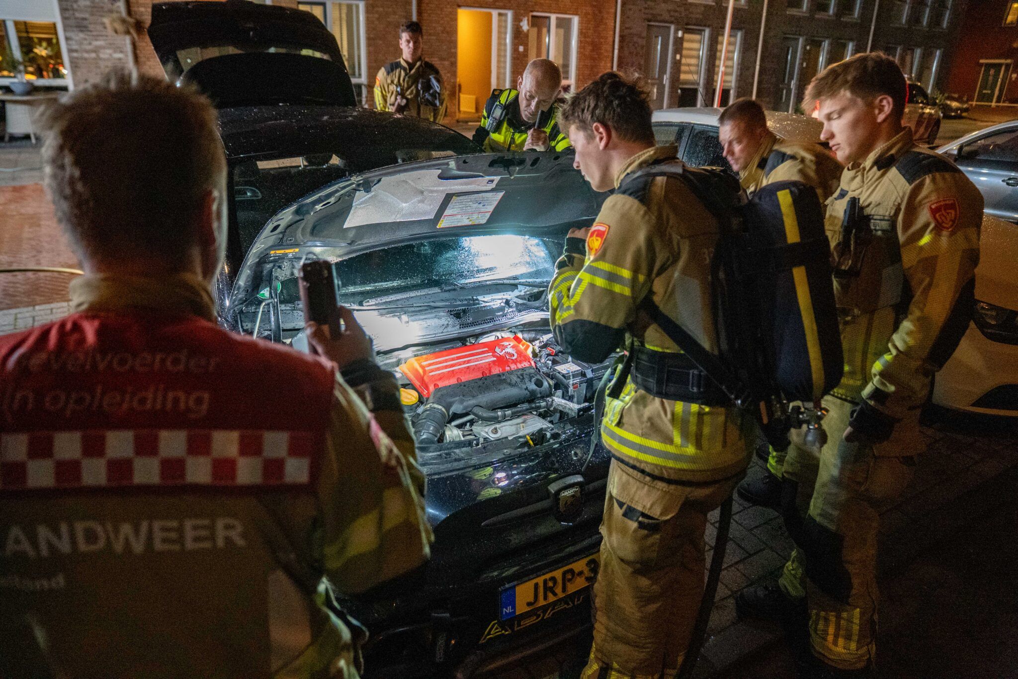 4e Autobrand in één jaar in Frits Drijverstraat Deventer