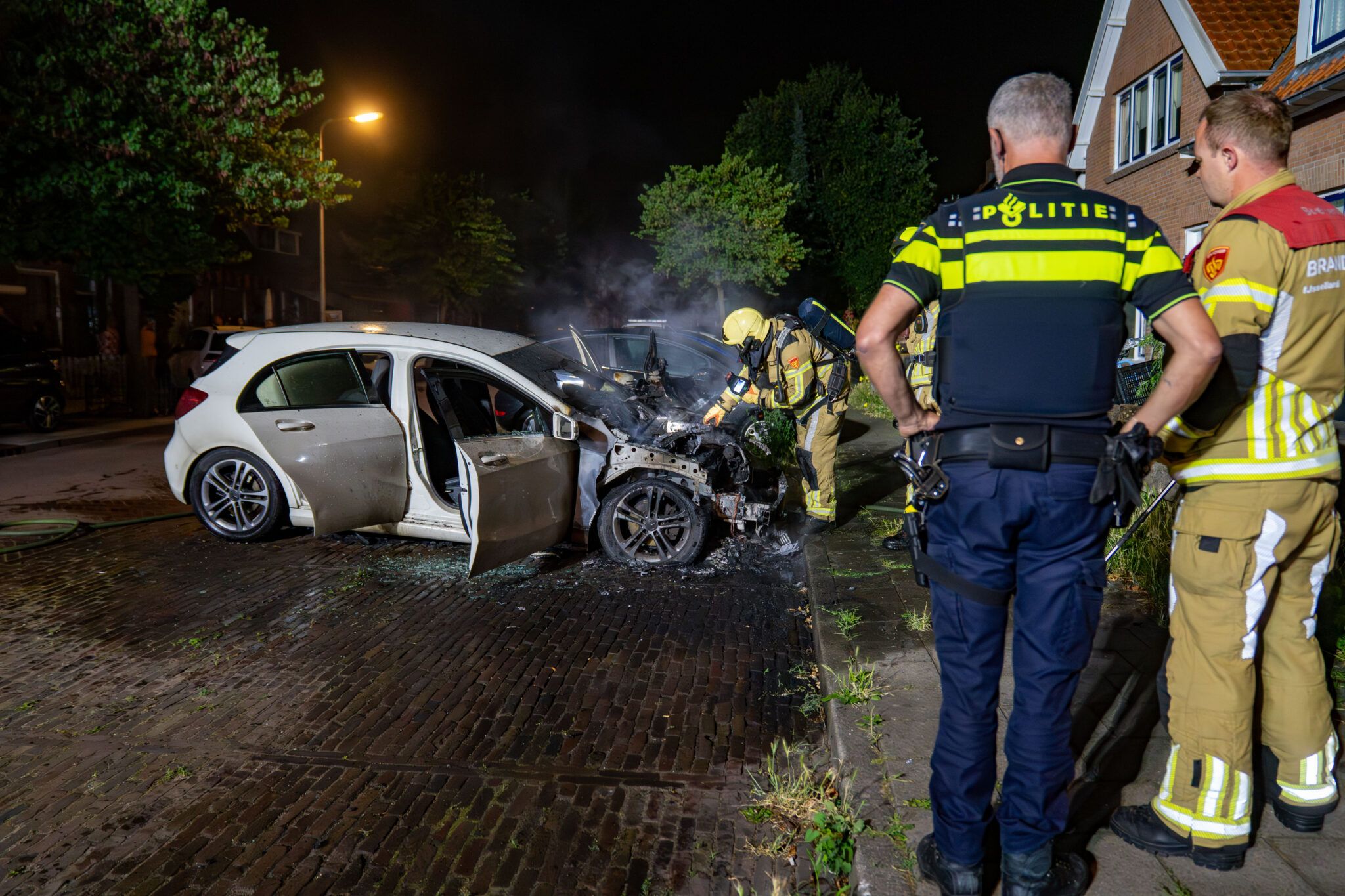 Derde autobrand in vijf dagen tijd in Rode Dorp Deventer