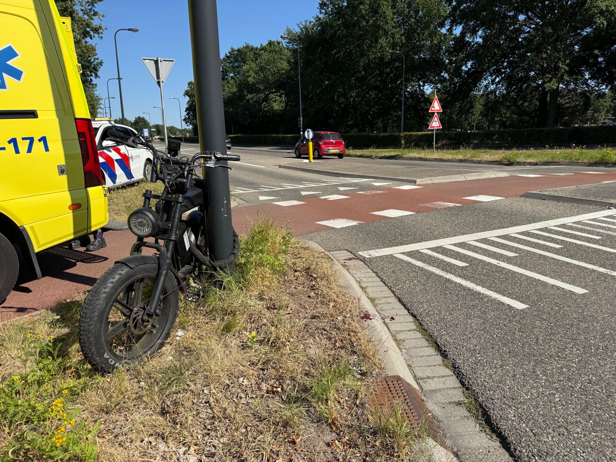 Fatbiker aangereden op rotonde bij Deventer Ziekenhuis