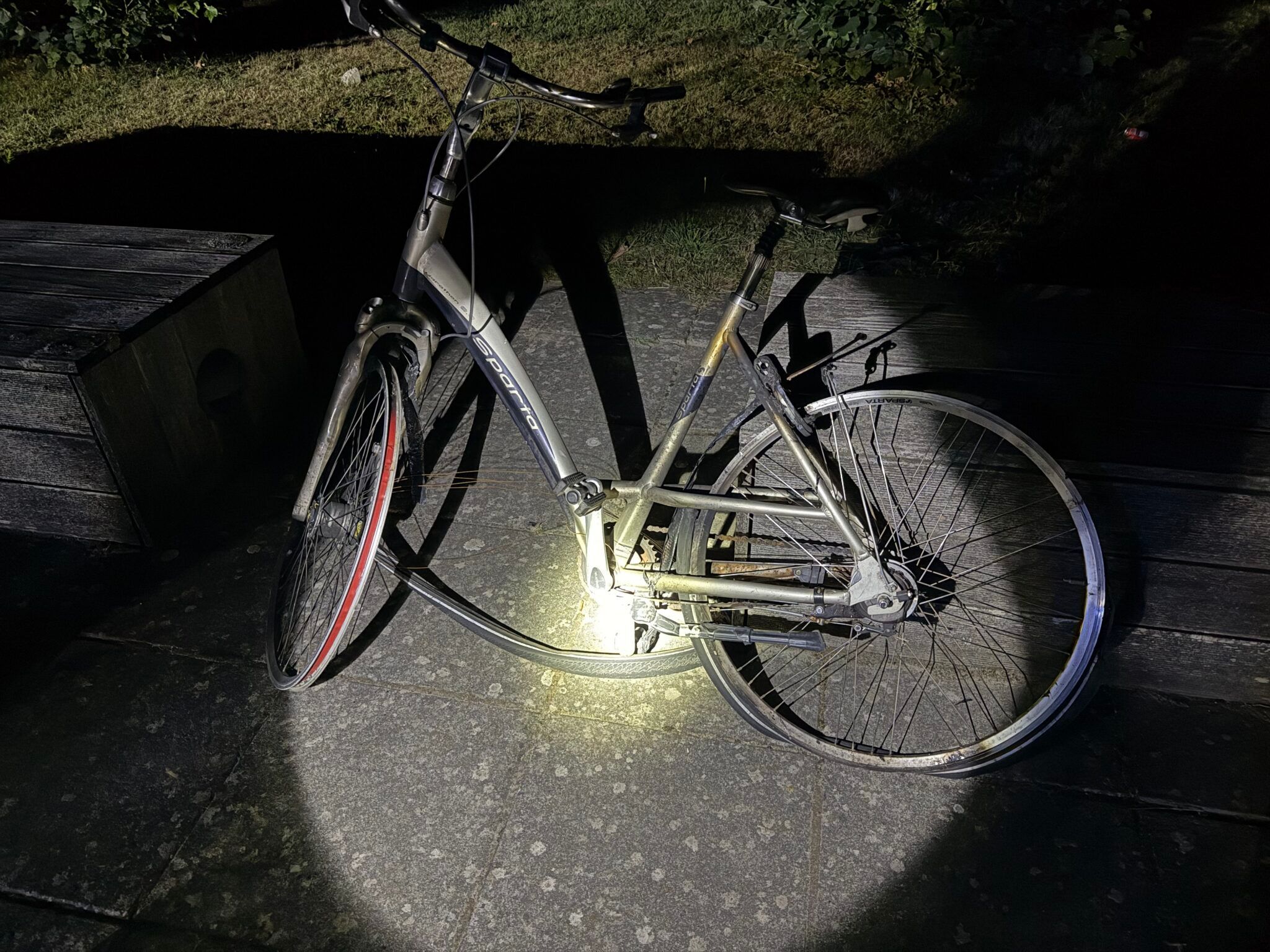 Scooter in brand gestoken in Deventer