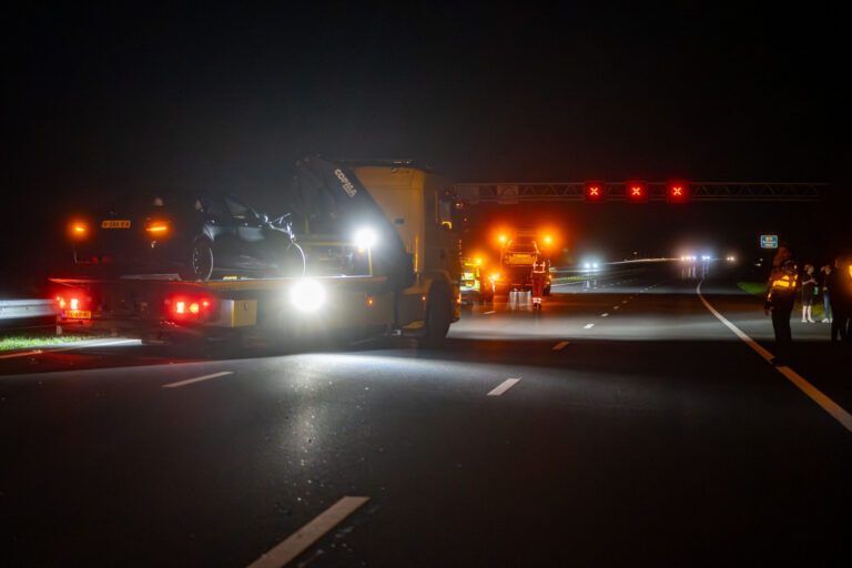 Ravage op A1 tussen Deventer-Oost en Bathmen door ongeval tussen 2 personenauto’s