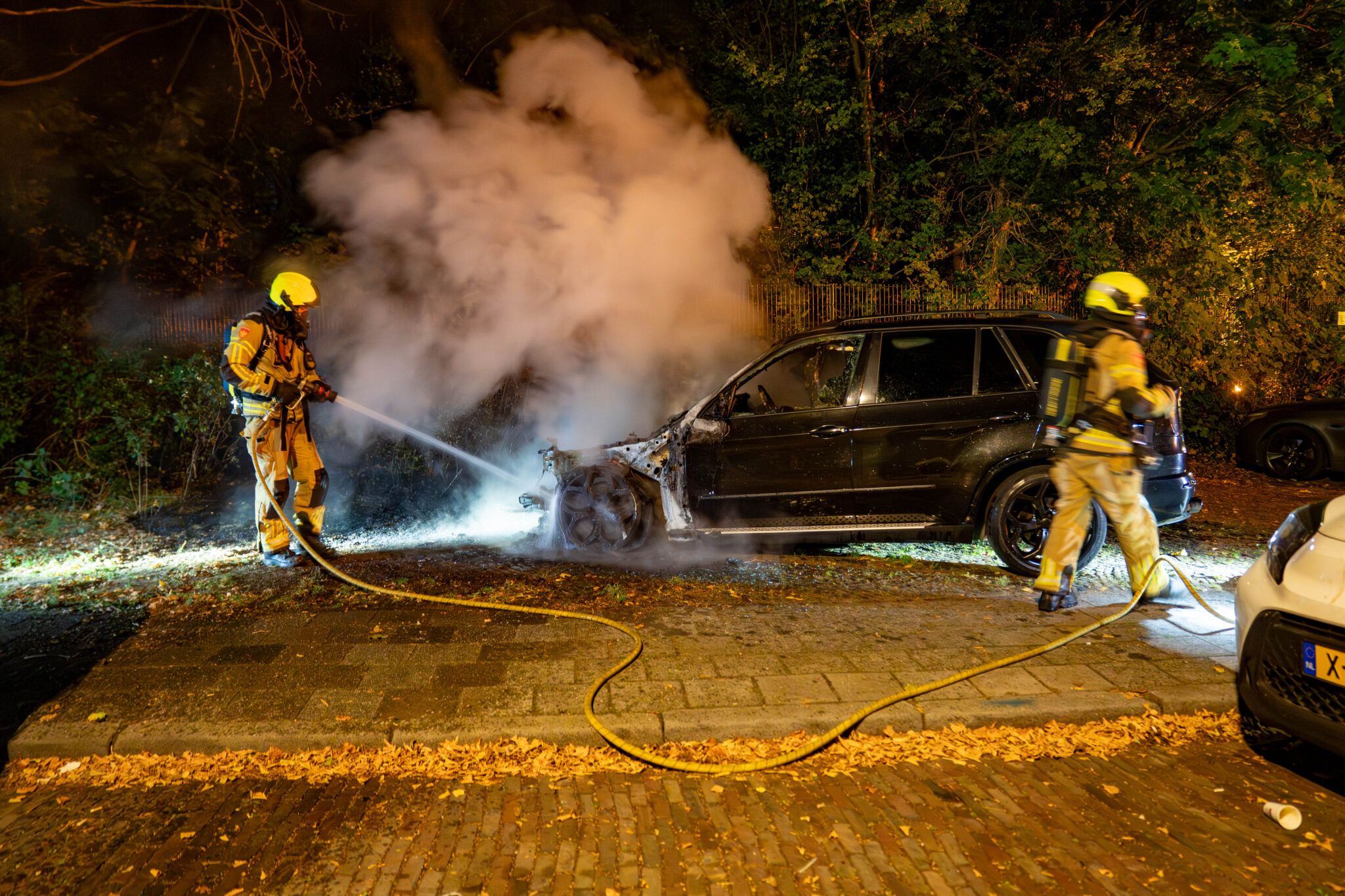 Auto uitgebrand op hoek Boxbergerweg / Reviusstraat Deventer